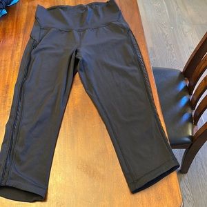 Lululemon crop leggings. Size 8